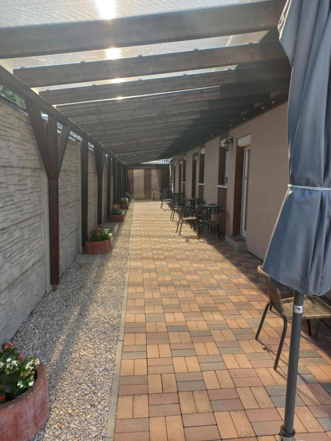 Boglarka Vendeghaz Apartment โมชนมายารูวาร์ ภายนอก รูปภาพ