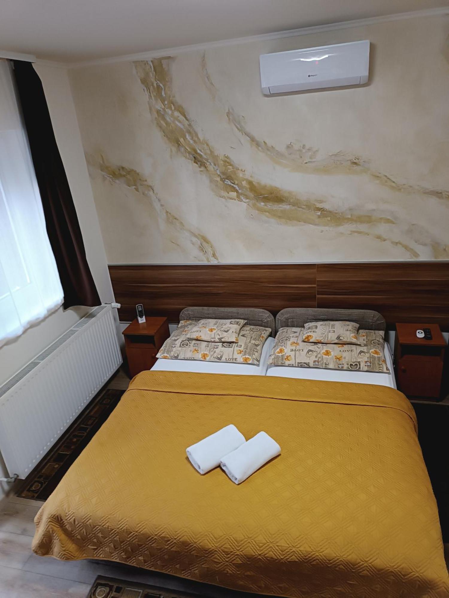 Boglarka Vendeghaz Apartment โมชนมายารูวาร์ ภายนอก รูปภาพ