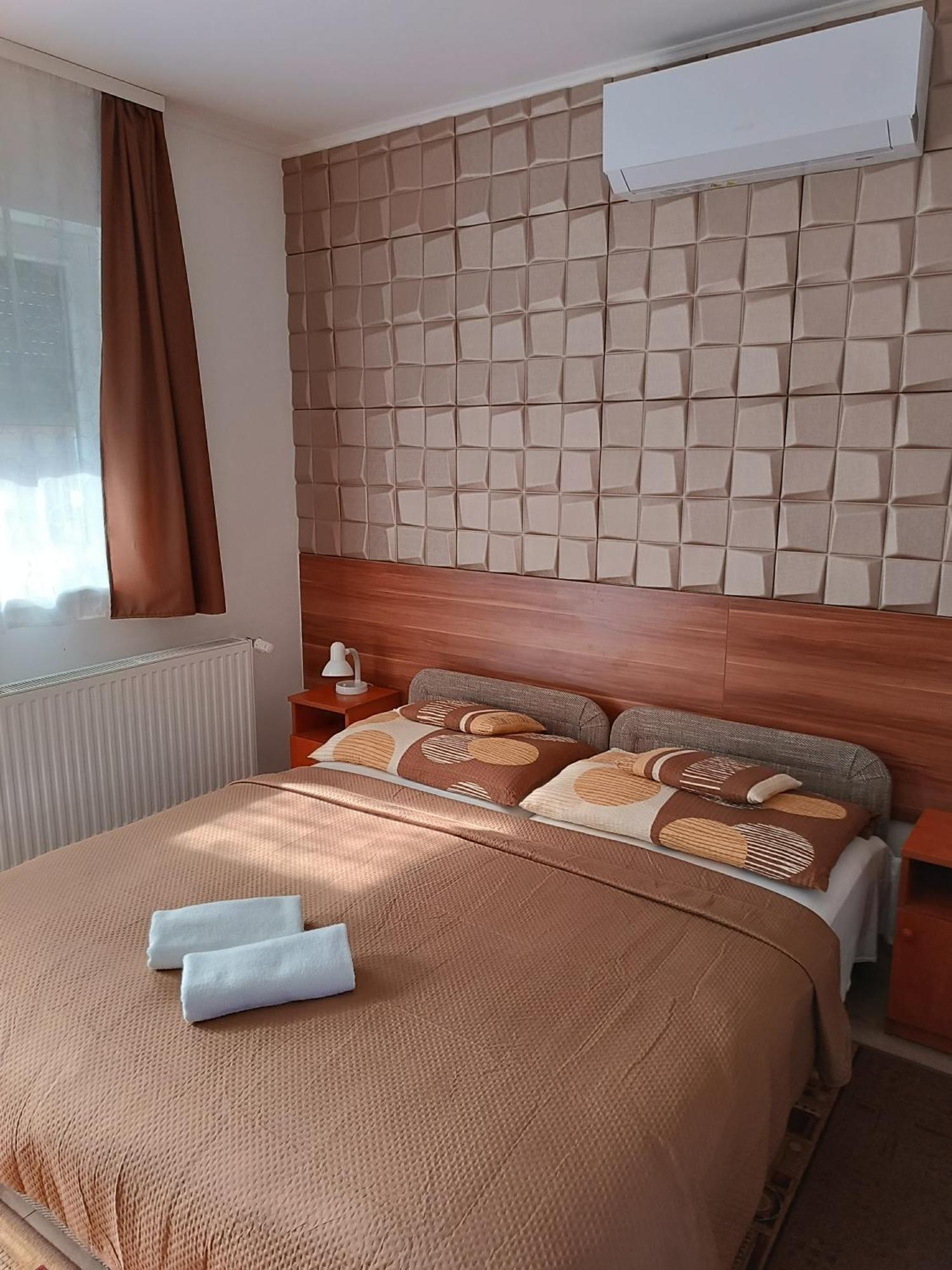 Boglarka Vendeghaz Apartment โมชนมายารูวาร์ ภายนอก รูปภาพ