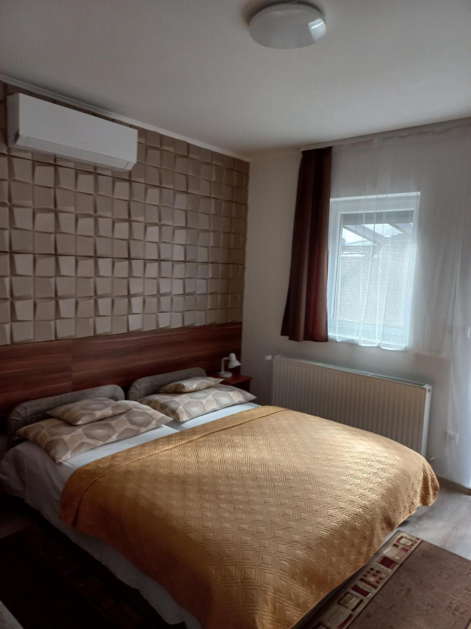 Boglarka Vendeghaz Apartment โมชนมายารูวาร์ ห้อง รูปภาพ
