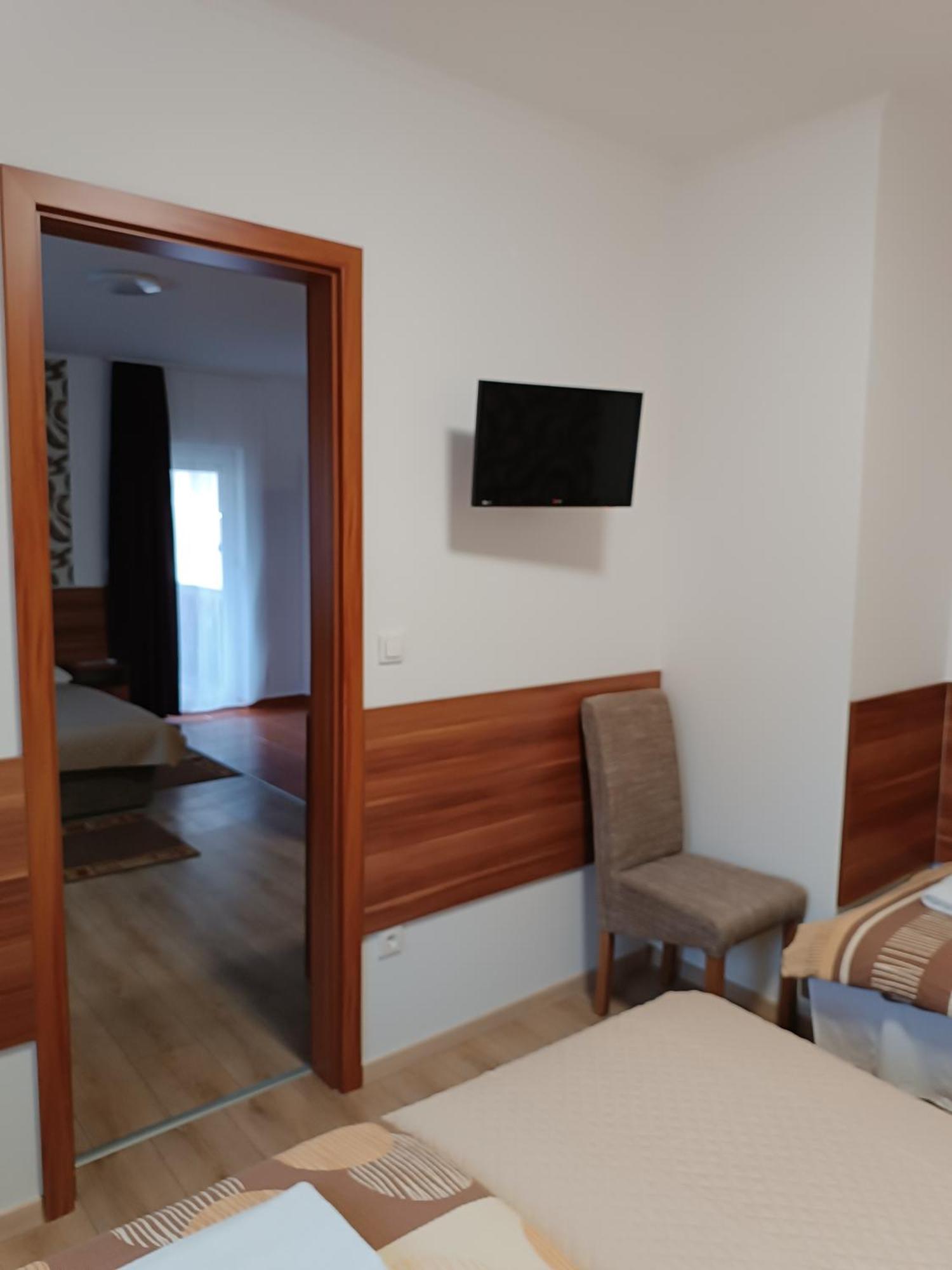Boglarka Vendeghaz Apartment โมชนมายารูวาร์ ภายนอก รูปภาพ