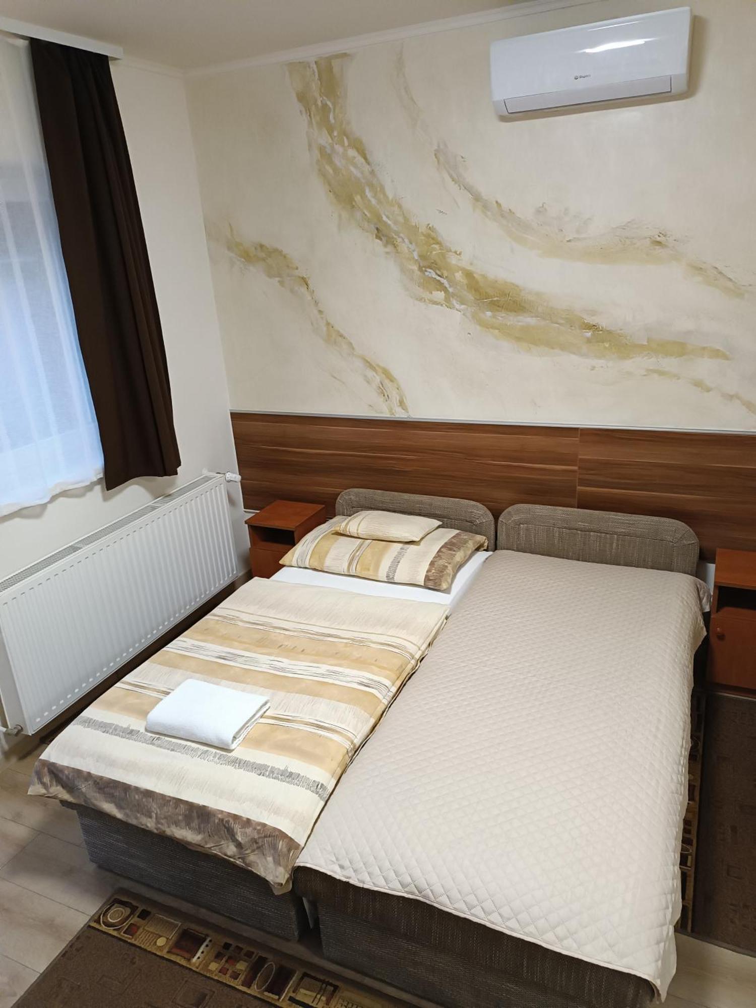 Boglarka Vendeghaz Apartment โมชนมายารูวาร์ ภายนอก รูปภาพ