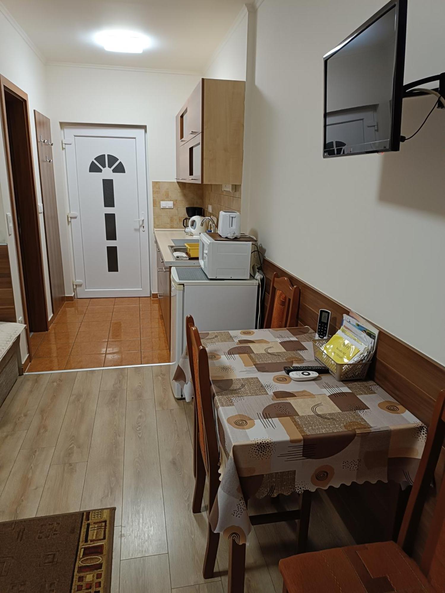 Boglarka Vendeghaz Apartment โมชนมายารูวาร์ ภายนอก รูปภาพ