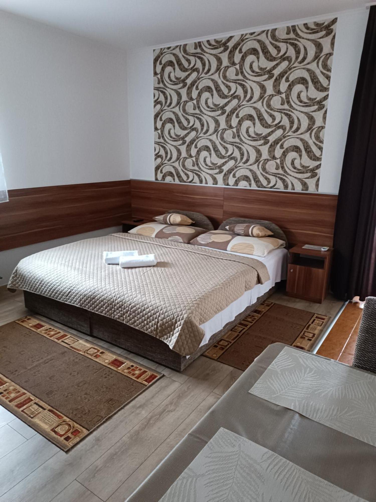 Boglarka Vendeghaz Apartment โมชนมายารูวาร์ ภายนอก รูปภาพ